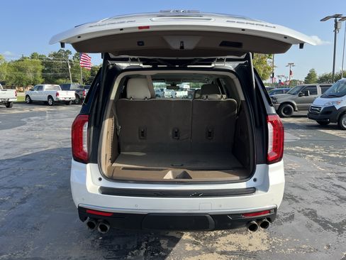 Used 2022 GMC Yukon Denali AWD/4WD image 12