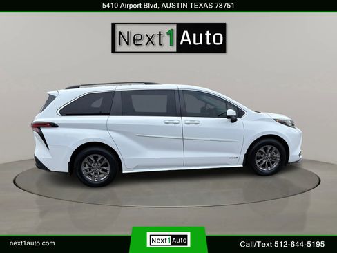 Used 2021 Toyota Sienna LE image 3