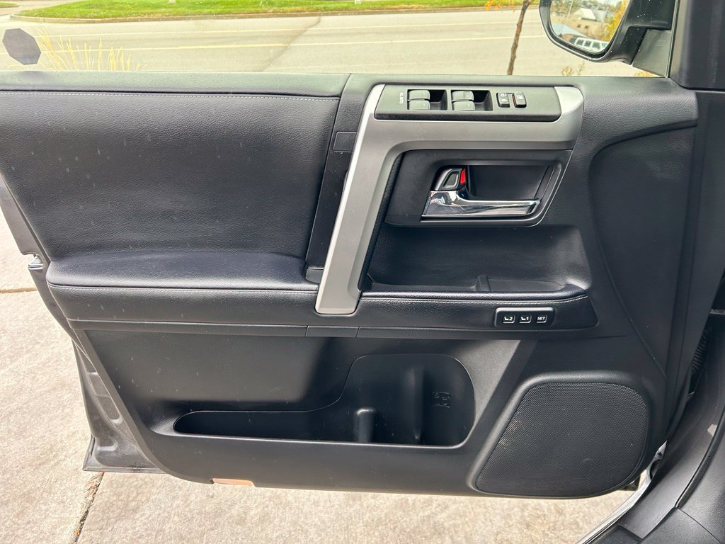 Used 2023 Toyota 4Runner Limited AWD/4WD image 10