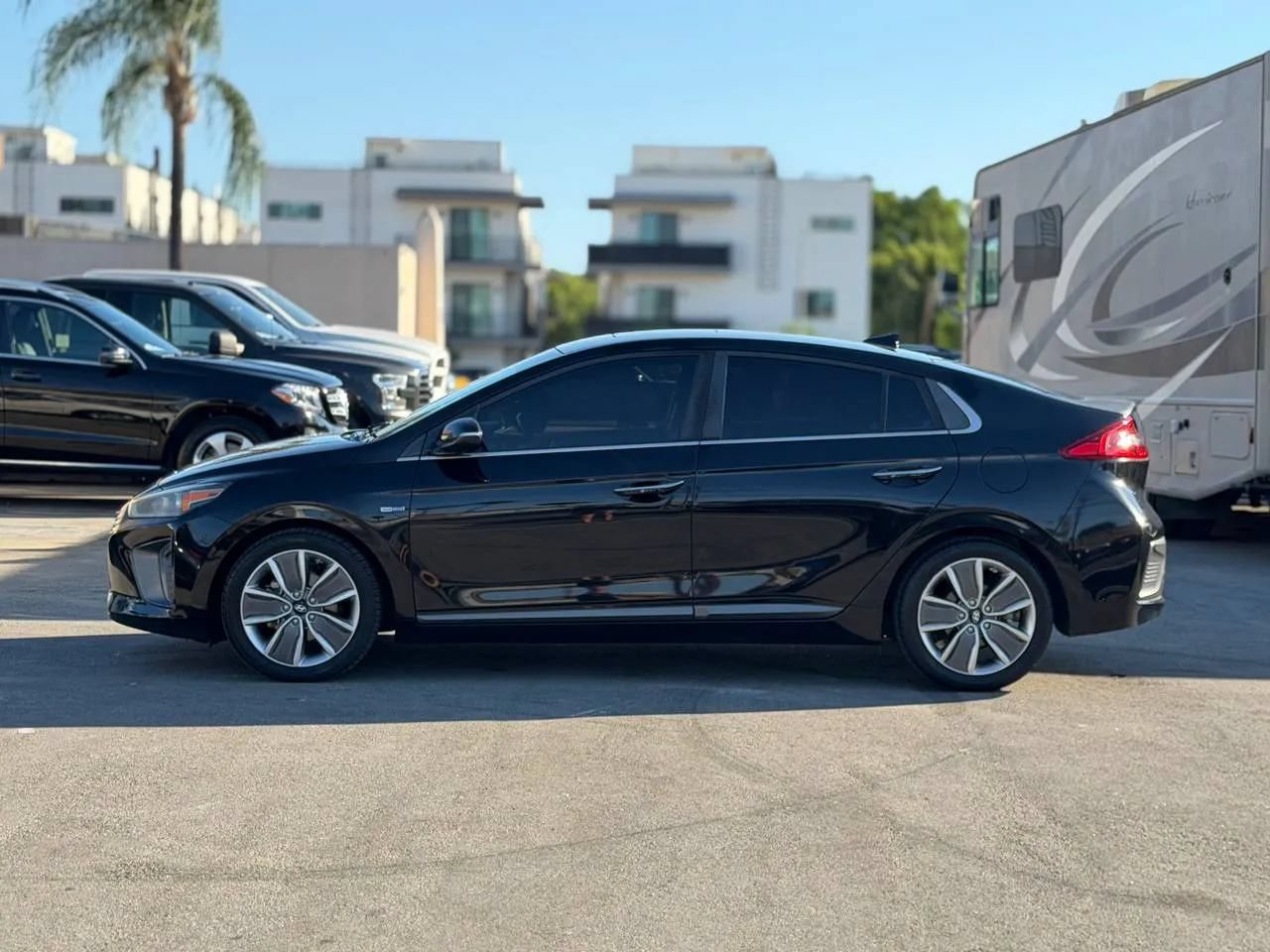 Used 2018 Hyundai Ioniq Limited FWD image 7