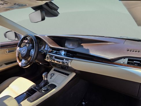 Used 2016 Lexus ES 350 w/ Premium Package w/Wood Trim FWD image 26