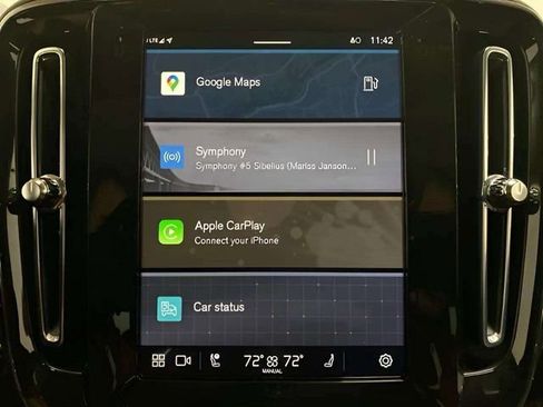 Used 2025 Volvo XC40 B5 Plus image 43