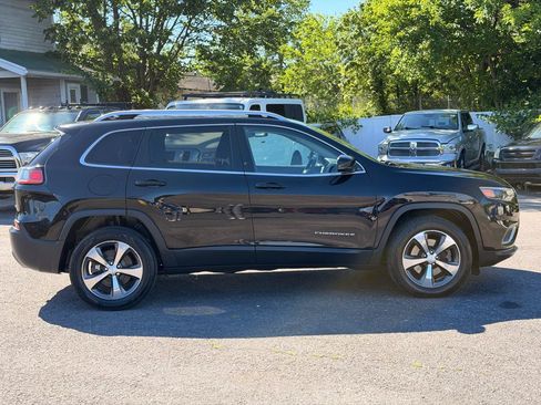 Used 2019 Jeep Cherokee Limited w/ Trailer Tow Group AWD/4WD image 4