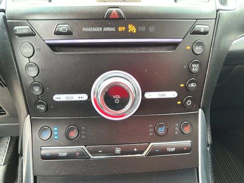 Used 2019 Ford Edge Titanium w/ Equipment Group 301A AWD/4WD image 27