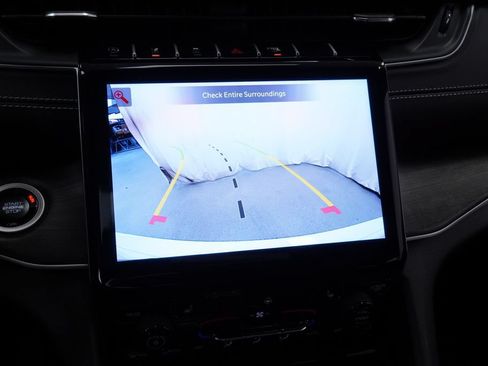 Used 2025 Jeep Grand Cherokee Limited w/ Trailer Tow Package AWD/4WD image 32