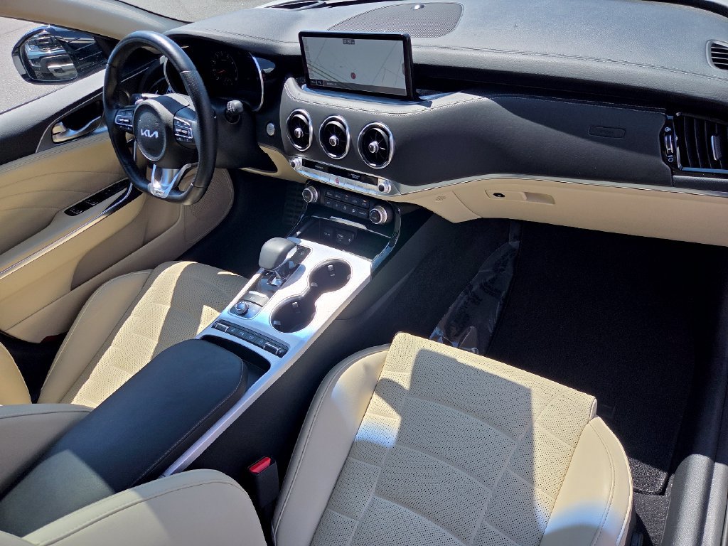 Used 2023 Kia Stinger GT2 AWD/4WD image 28