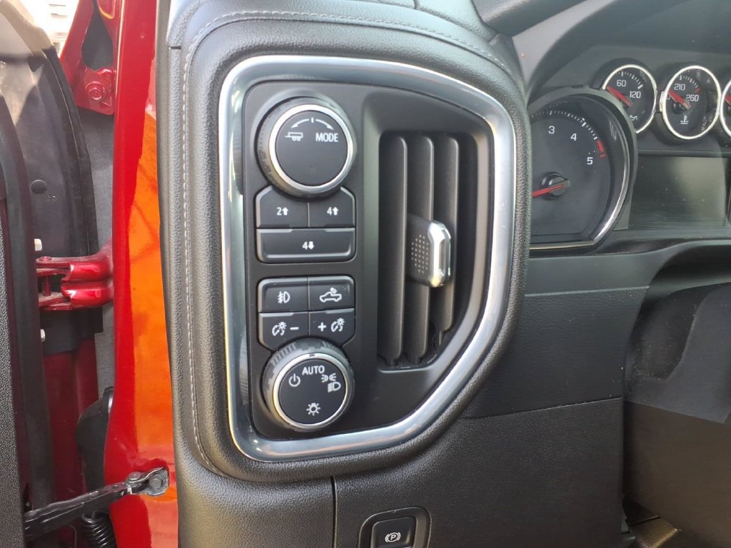 Used 2021 Chevrolet Silverado 3500 LT w/ Convenience Package AWD/4WD image 23
