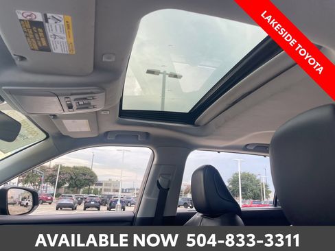 Certified 2024 Toyota Highlander XLE FWD image 33