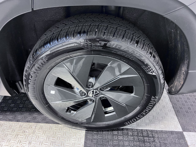 Certified 2025 Volkswagen Taos S FWD image 15