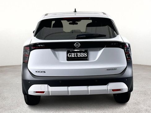 New 2026 Nissan Kicks S image 7
