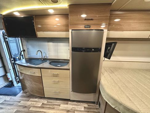 Used 2016 Mercedes-Benz Sprinter 3500 image 34