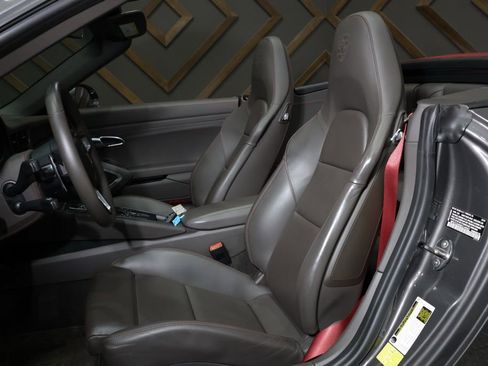 Used 2019 Porsche 911 Turbo image 35