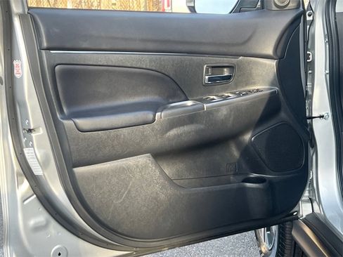 Used 2024 Mitsubishi Outlander Sport SE image 18