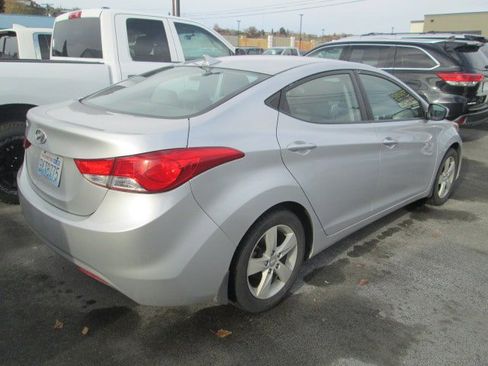 Used 2013 Hyundai Elantra GLS w/ Preferred Pkg image 3