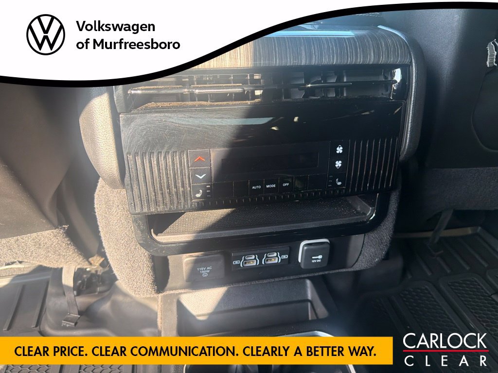 Used 2022 Jeep Wagoneer Series III w/ Premium Group I AWD/4WD image 28
