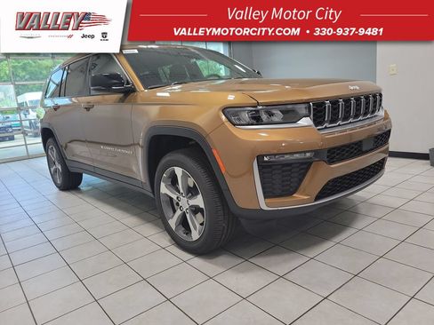 New 2026 Jeep Grand Cherokee L Limited AWD/4WD image 1