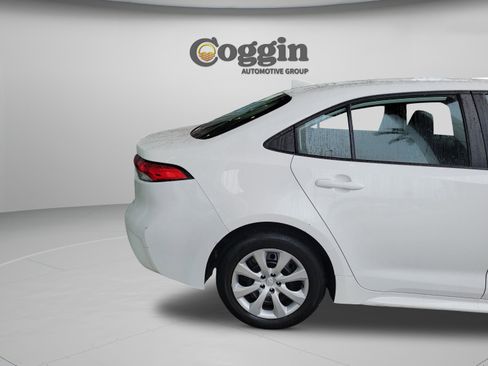 Used 2024 Toyota Corolla LE image 29
