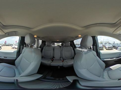Used 2025 Toyota Sienna XLE FWD image 44