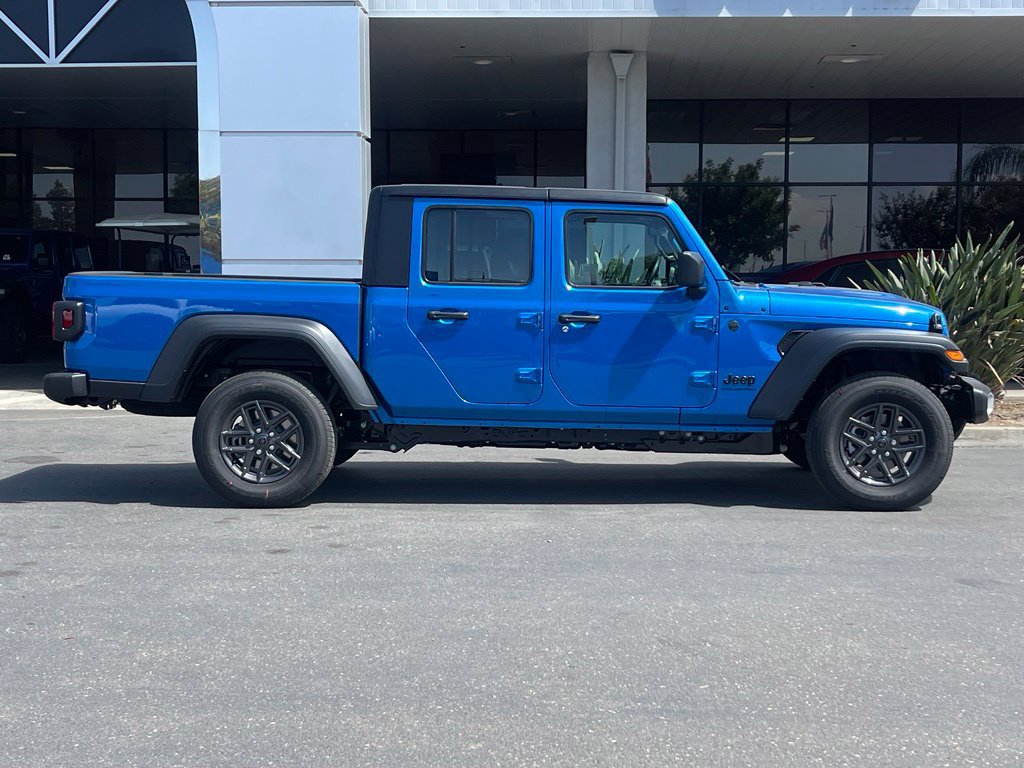New 2026 Jeep Gladiator Sport AWD/4WD image 3