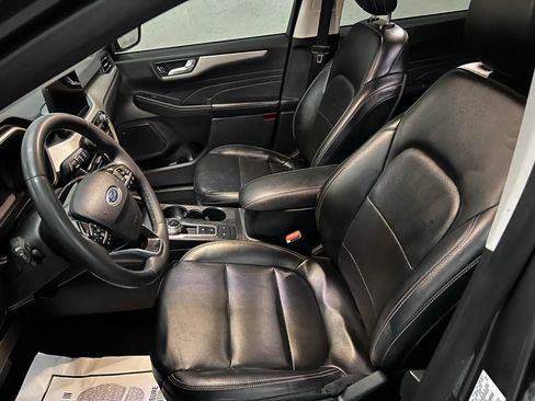 Used 2022 Ford Escape SEL w/ Technology Package FWD image 19