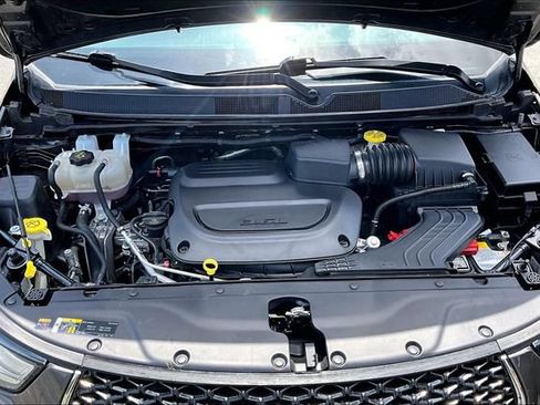 Used 2023 Chrysler Pacifica Touring-L FWD image 30