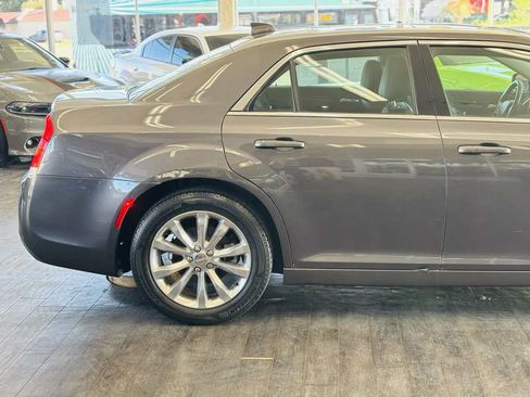 Used 2021 Chrysler 300 Touring L w/ Popular Equipment Group AWD/4WD image 6