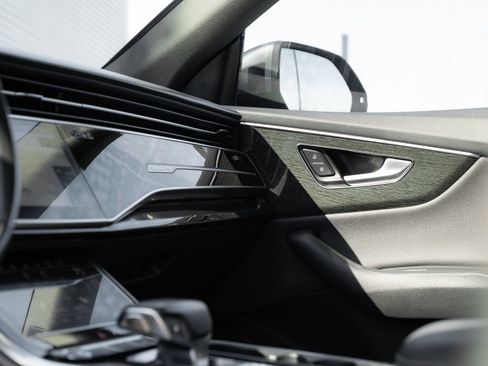 Used 2019 Audi Q8 Prestige w/ Towing Package image 16