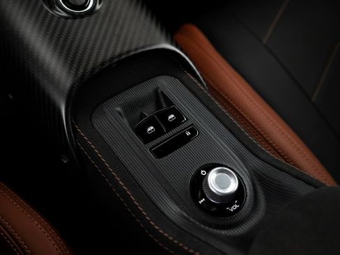 Used 2023 Maserati MC20 Coupe RWD image 19