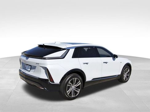 New 2026 Cadillac Lyriq Luxury image 4