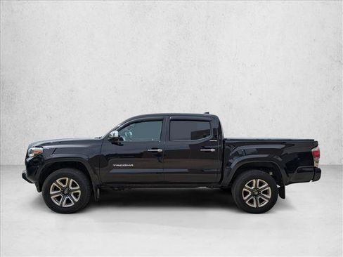 Used 2017 Toyota Tacoma Limited w/ Tow Package image 8