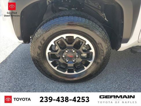 Certified 2025 Toyota Tacoma TRD Off-Road AWD/4WD image 12
