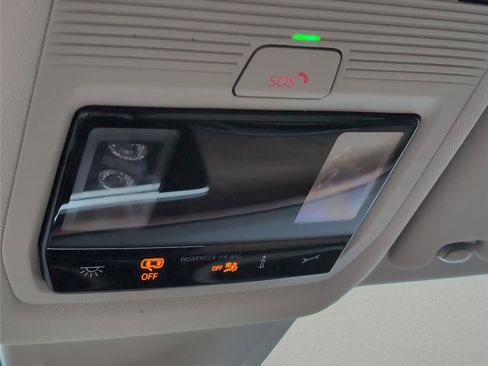 Used 2026 Volkswagen Atlas SE FWD image 14