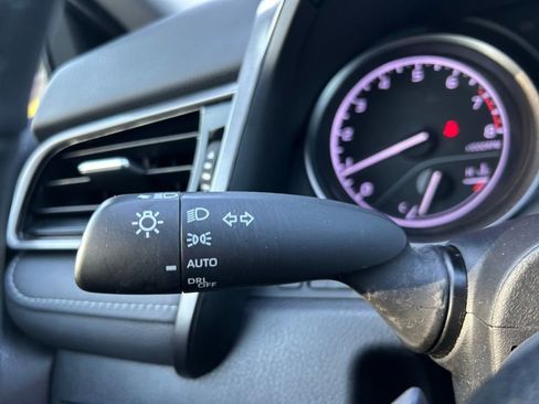 Used 2024 Toyota Camry SE image 21