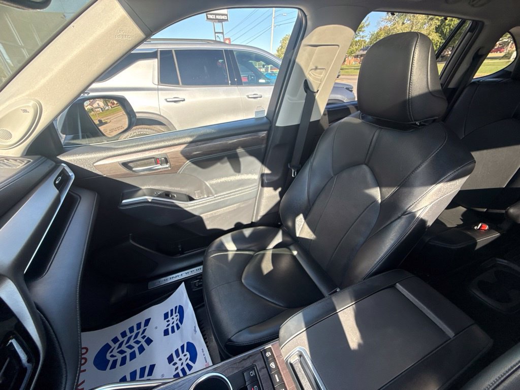 Used 2022 Toyota Highlander Limited AWD/4WD image 31