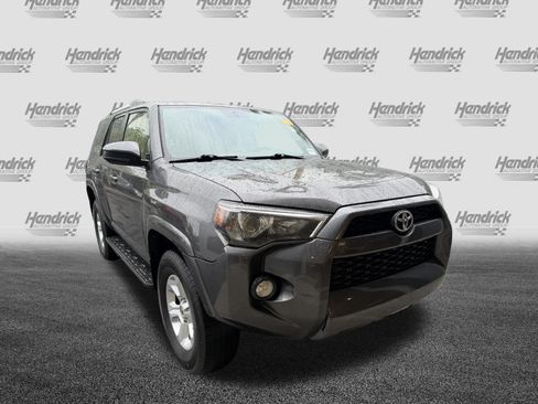 Used 2019 Toyota 4Runner SR5 AWD/4WD image 2