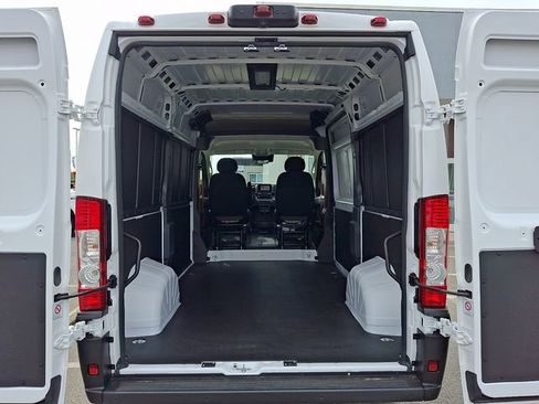 Used 2024 RAM ProMaster 2500 w/ Safety Group FWD image 23