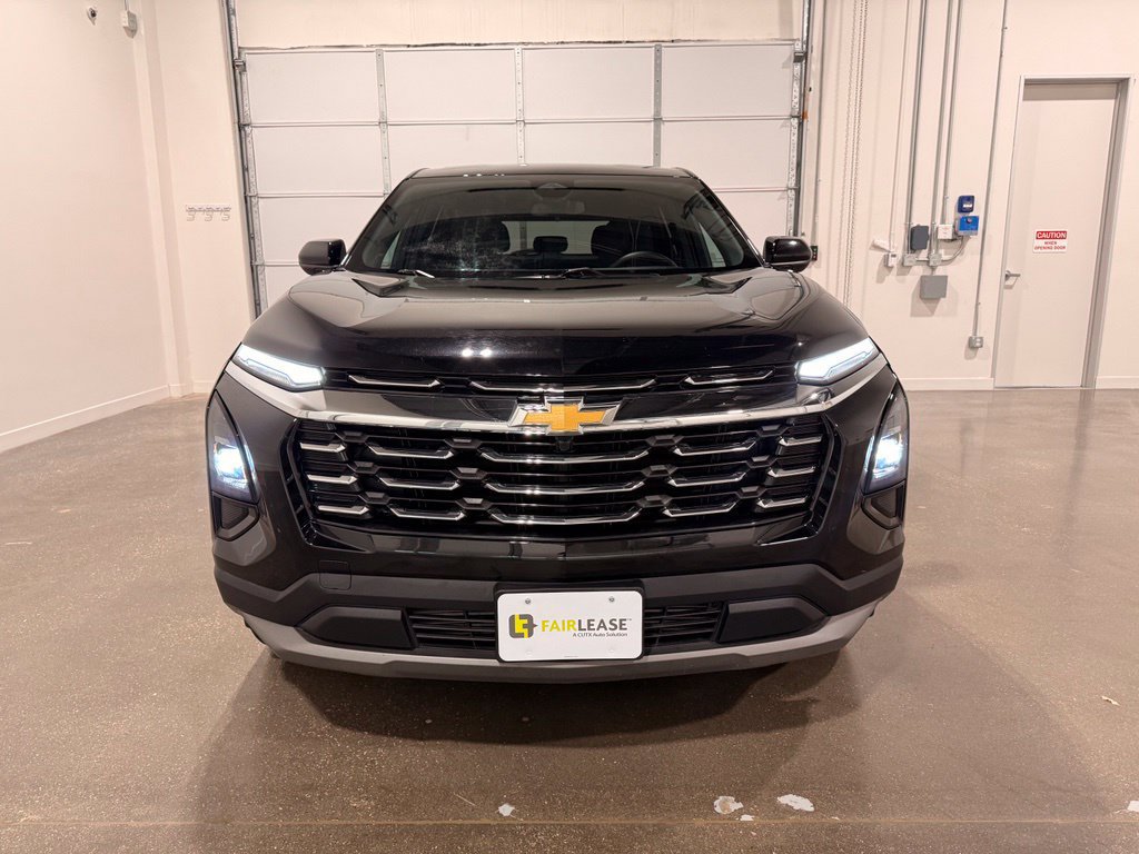 Used 2026 Chevrolet Equinox LT AWD/4WD image 2