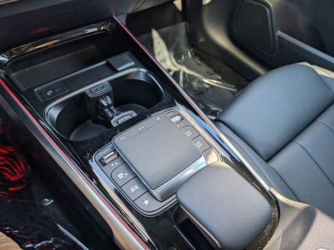 Used 2023 Mercedes-Benz GLB 250 4MATIC image 20
