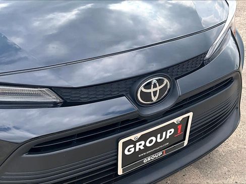Used 2024 Toyota Corolla LE image 30