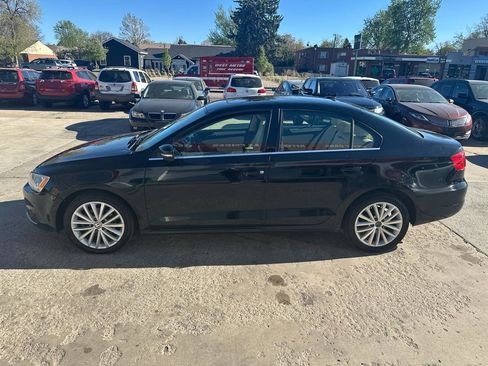 Used 2011 Volkswagen Jetta SEL image 8