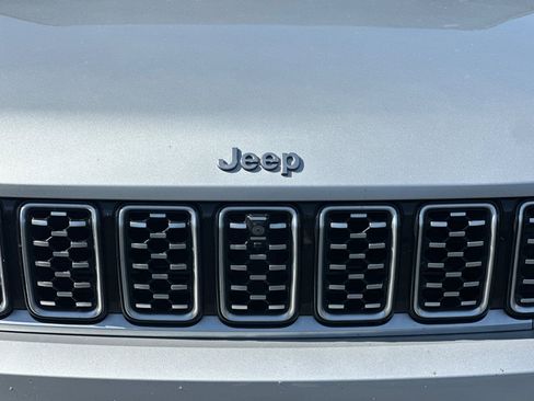 Used 2022 Jeep Grand Cherokee L Summit AWD/4WD image 46