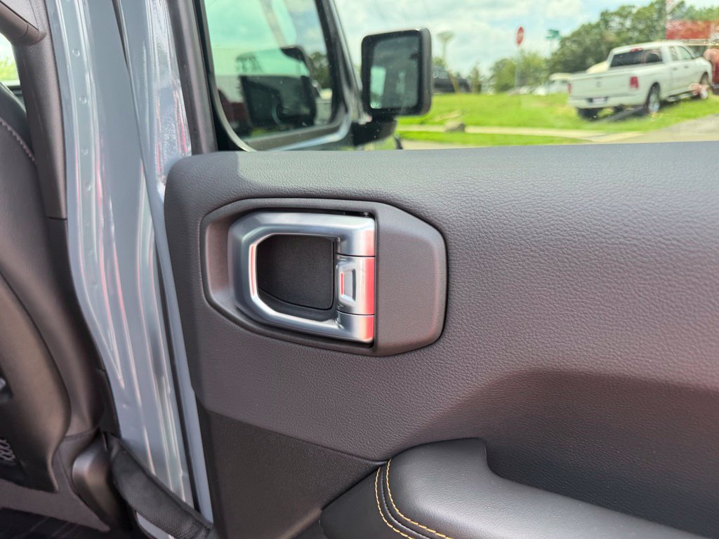 New 2026 Jeep Wrangler Unlimited Sahara AWD/4WD image 37