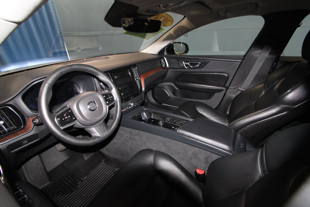 Used 2024 Volvo S60 B5 Plus AWD/4WD image 2