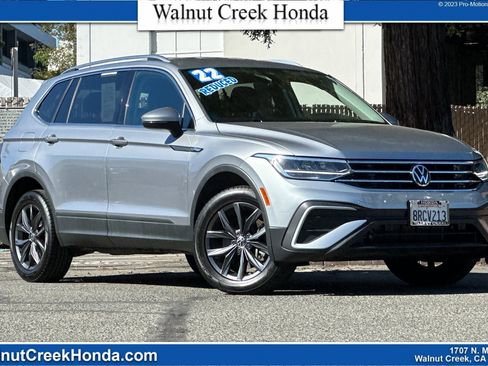 Used 2022 Volkswagen Tiguan SE image 1