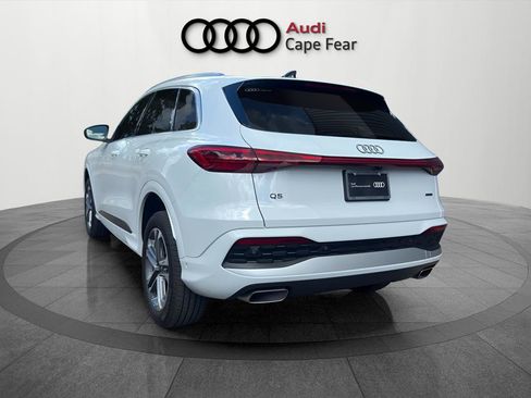 Certified 2025 Audi Q5 Premium w/ Convenience Package AWD/4WD image 3
