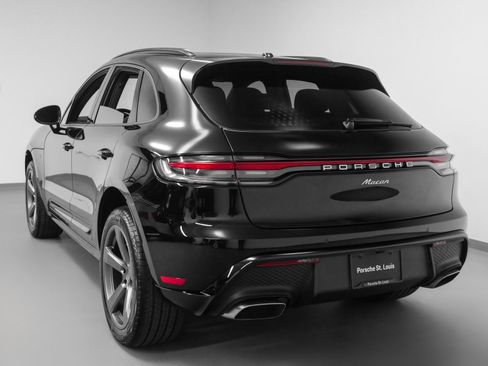 Used 2025 Porsche Macan image 3