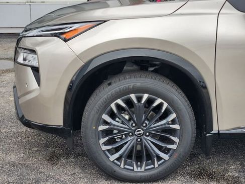 Used 2026 Nissan Rogue Platinum w/ Platinum Premium Package image 5