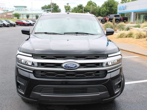 Used 2024 Ford Expedition Max XLT RWD image 3
