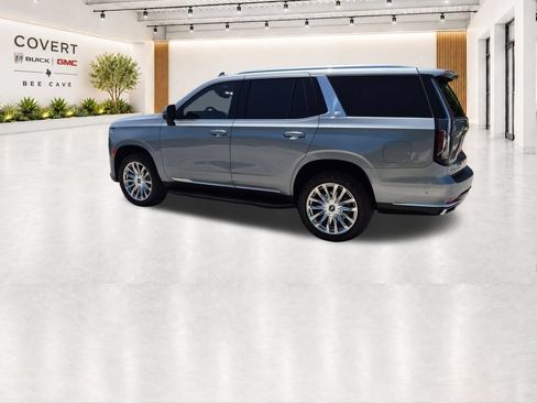Used 2023 Cadillac Escalade Premium Luxury w/ LPO, Floor Liner Package AWD/4WD image 8