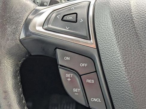 Used 2017 Ford Fusion SE image 12